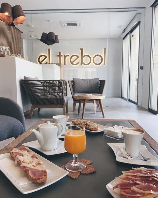 קרבונראס El Trebol Bar & Hotel Only Adults מראה חיצוני תמונה